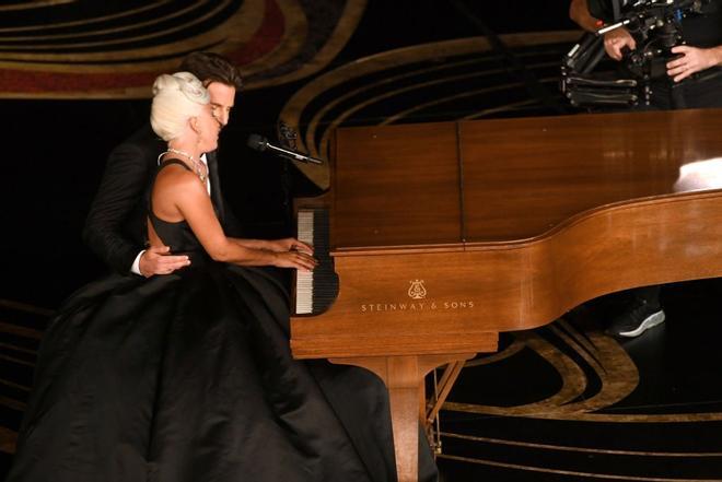 Lady Gaga y Bradley Cooper cantan juntos 'Shallow' en la 91 edición de los premios Oscar