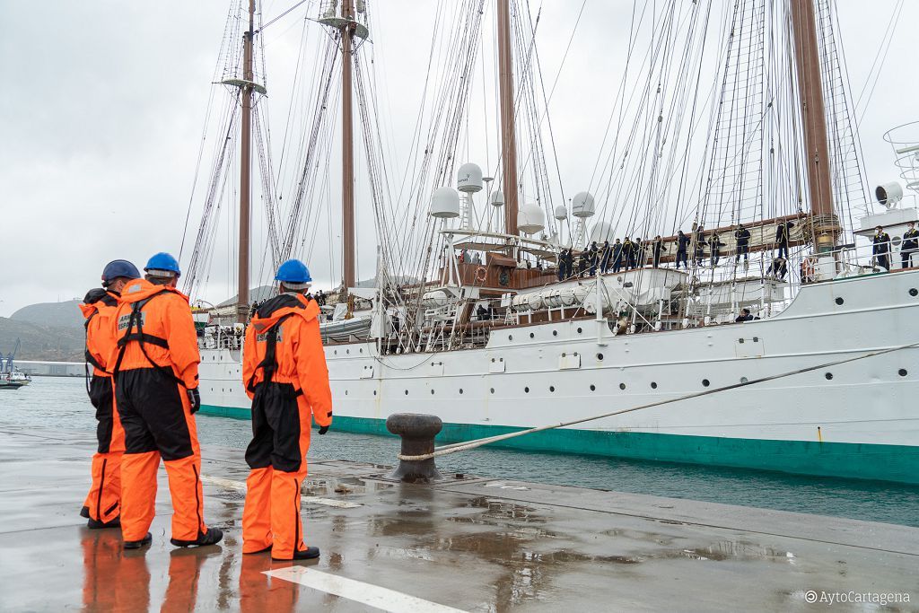 El buque Juan Sebasitán Elcano llega a Cartagena