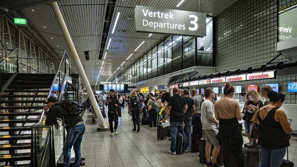 El aeropuerto de Ámsterdam vive un &quot;falso&quot; secuestro aéreo