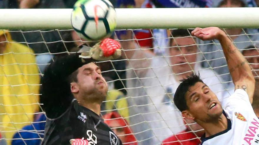 Aitor Fernández, en el Real Zaragoza-Numancia.