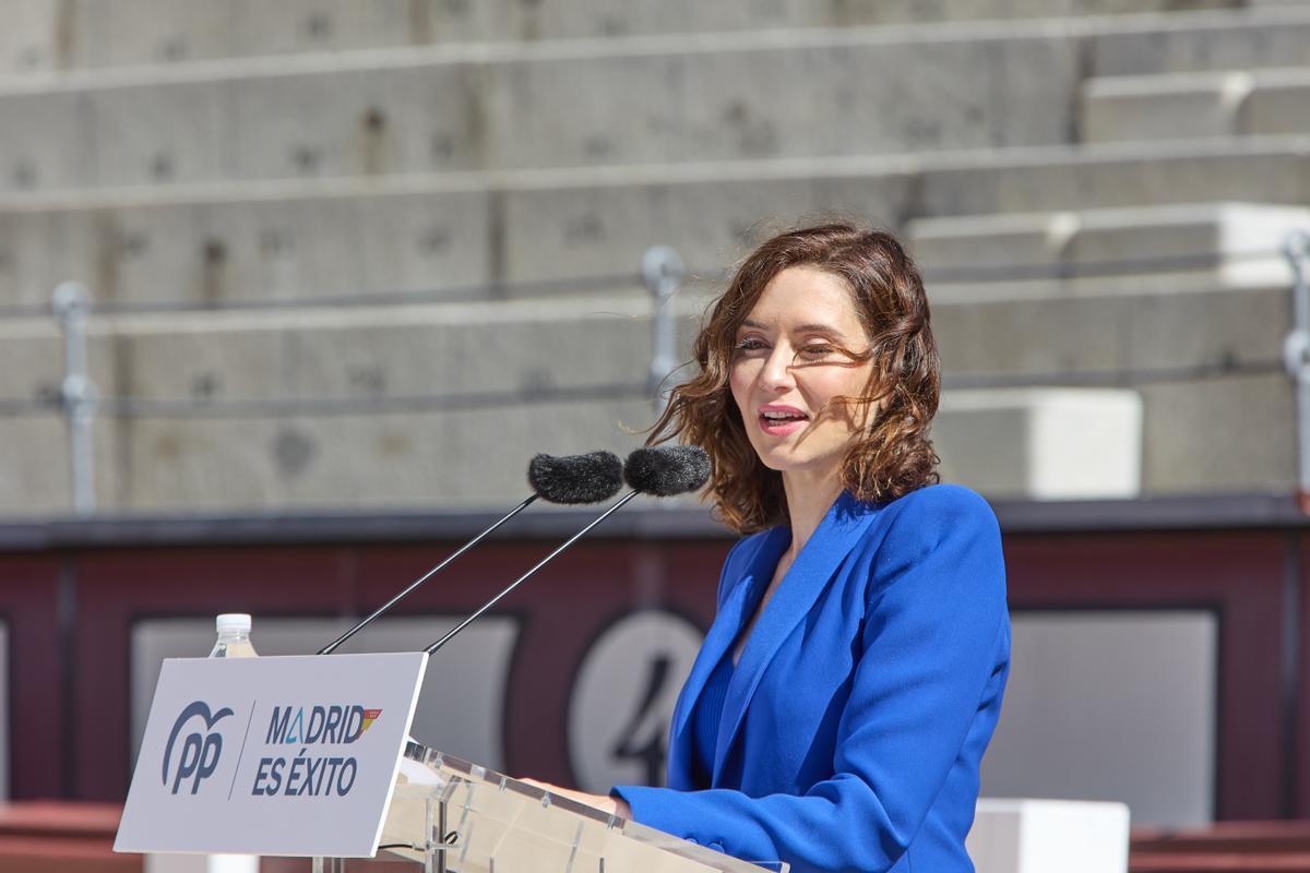 Carta de un lector: "Ayuso, esa mujer, esa política, esa gran independentista" Carta de un lector: "Ayuso, esa mujer, esa política, esa gran independentista"