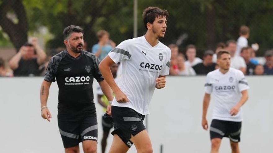 Facu González recibe la llamada de Uruguay