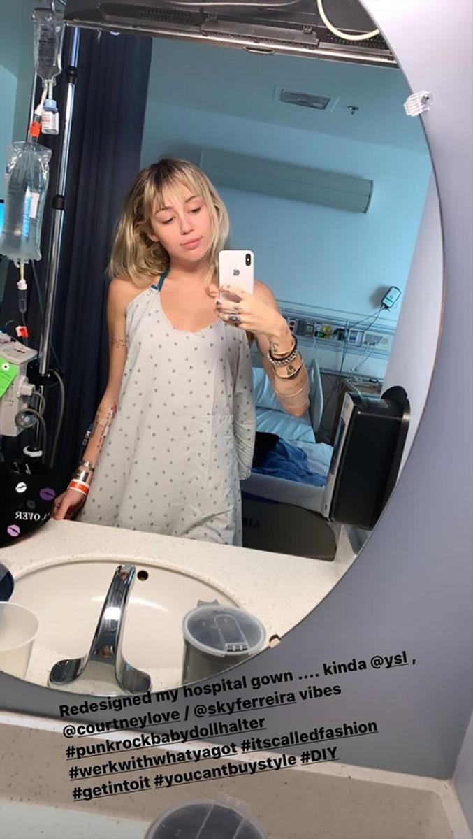 Nuevo 'look' de hospital de Miley Cyrus