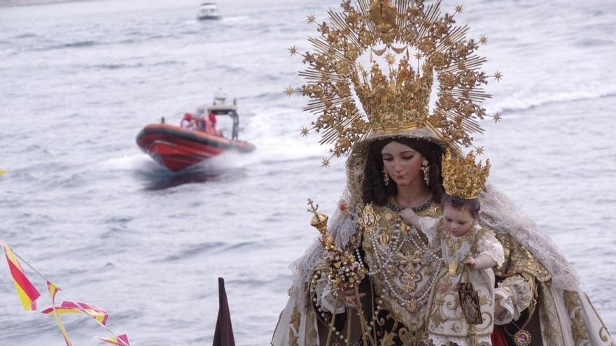 Embarcación y procesión marítima de la Virgen del Carmen del Perchel