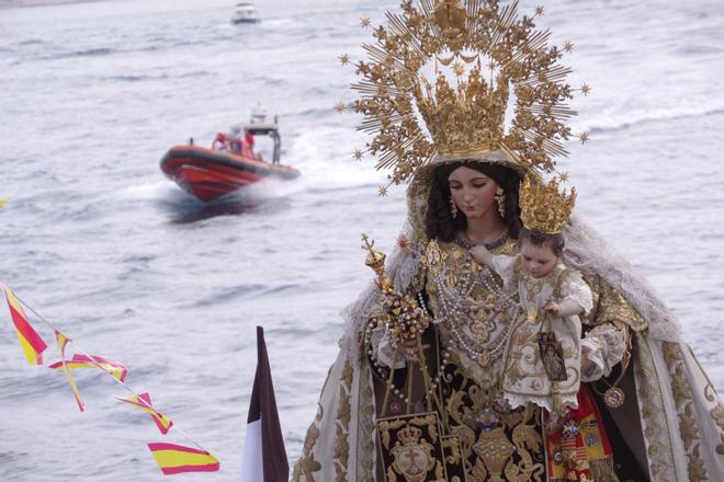 Embarcación y procesión marítima de la Virgen del Carmen del Perchel