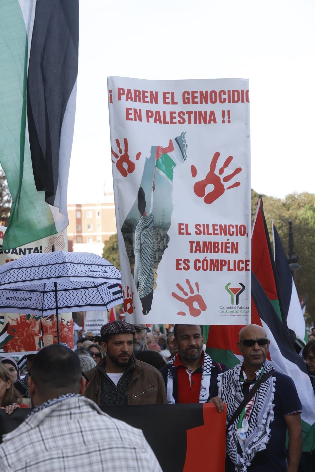 Un centenar de entidades alzan la voz en València en contra de Israel