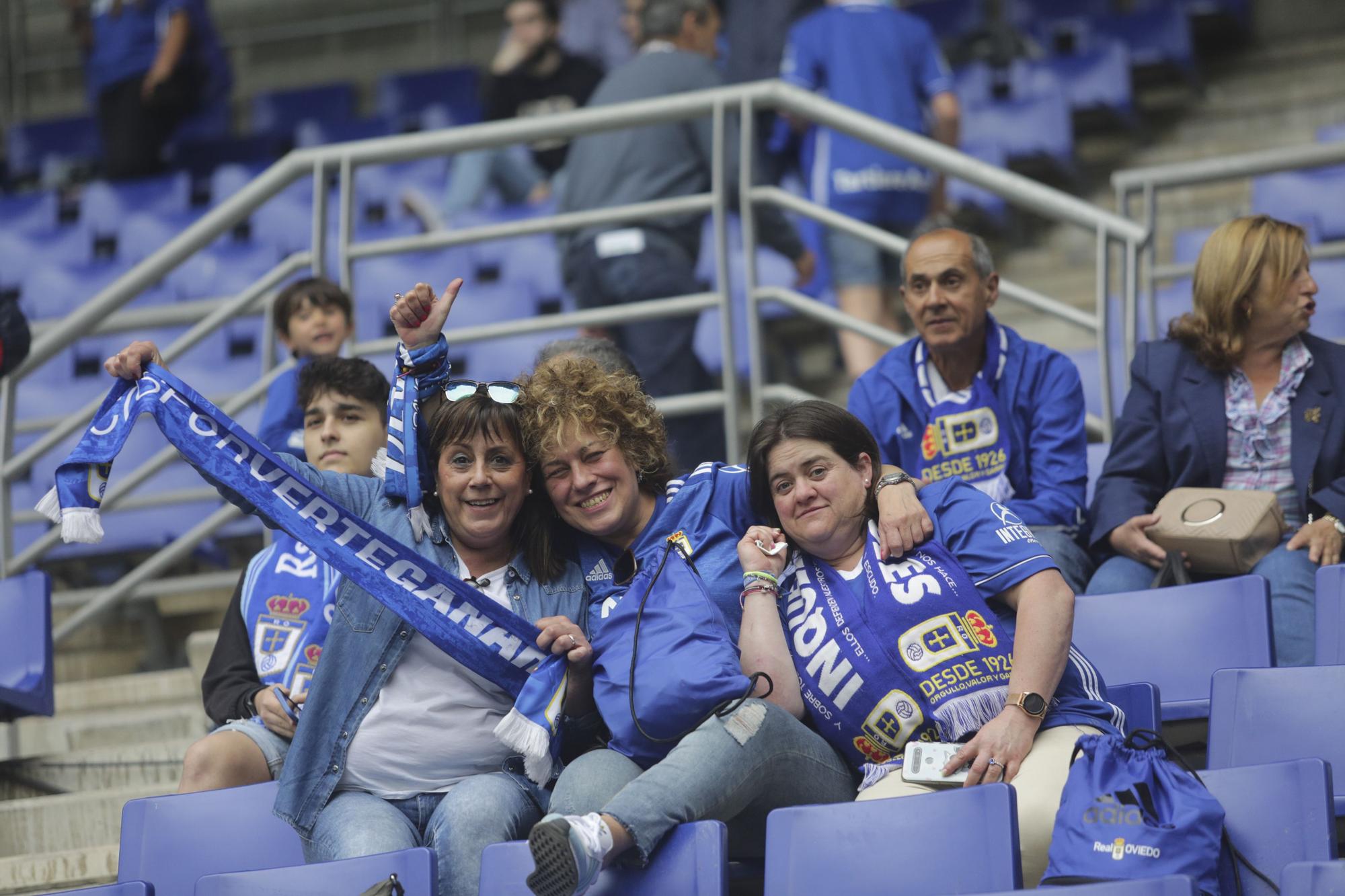 ¿Estuviste en el partido entre el Real Oviedo y el Ibiza? Búscate en esta galería de fotos