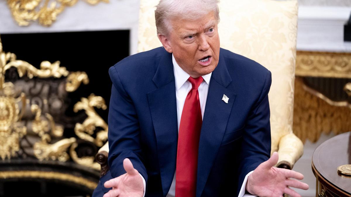 Trump insulta a una periodista que le preguntaba por el caso Epstein: "Silencio, silencio, cerdita"