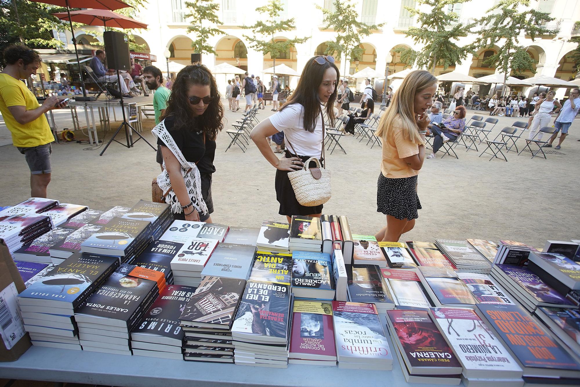 Un Llibrestiu sufocant ple de llibres i buit de públic