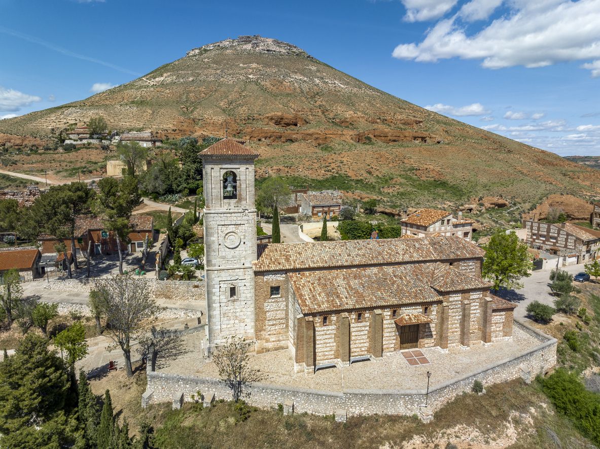 Hay algunos pueblos que, cuando los visitamos, parece que hemos hecho un viaje al pasado