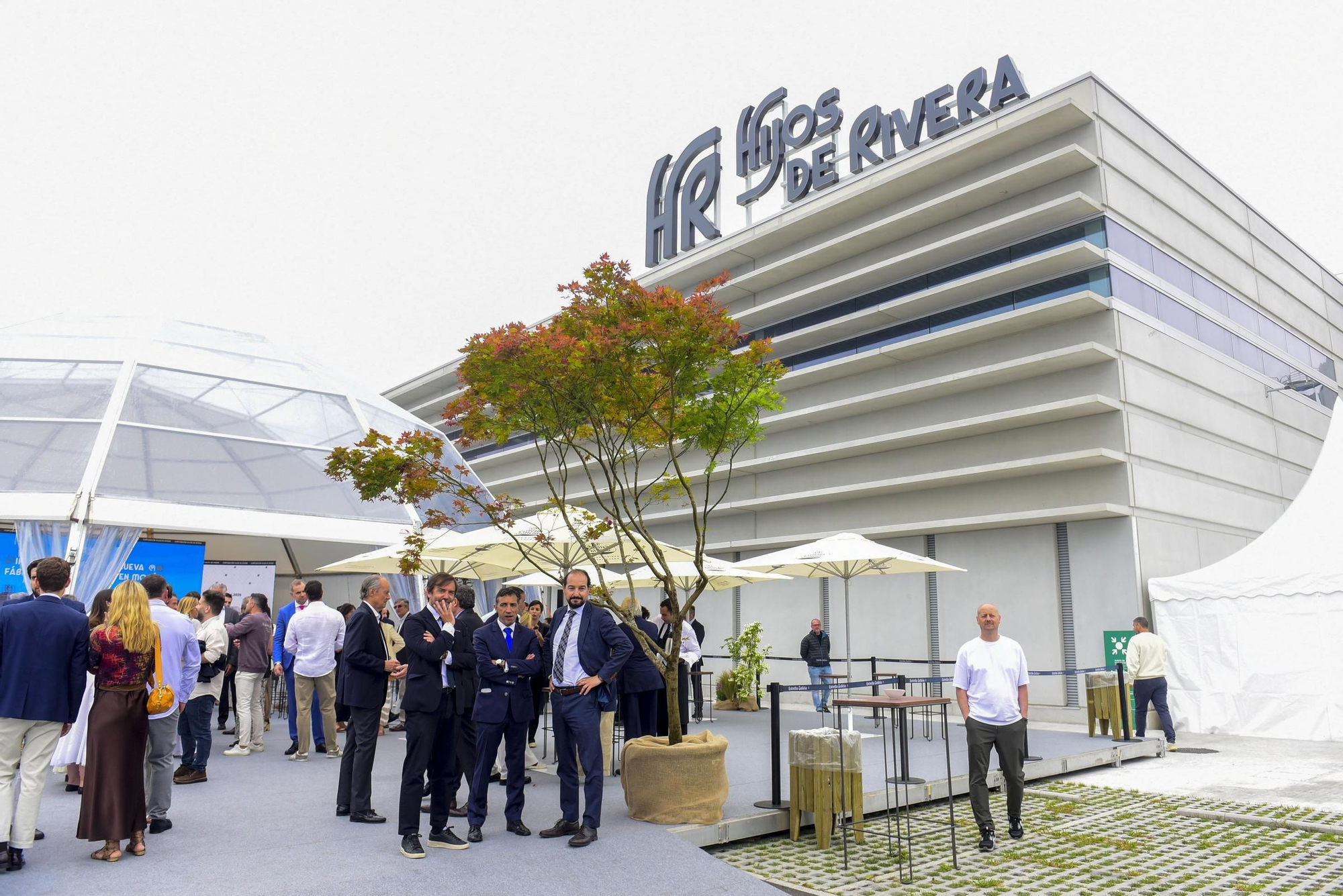 Estrella Galicia inaugura su nueva planta de producción en el polígono de Morás