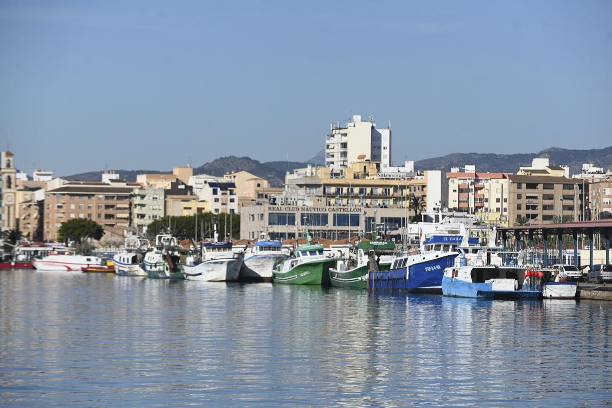 Embarcaciones de pesca en el puerto de Castelló.