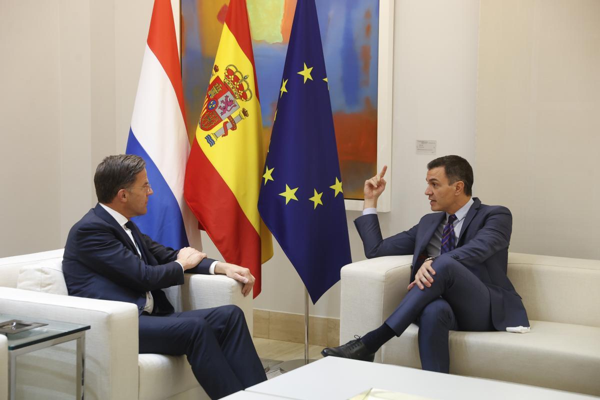 Sánchez y Rutte, en el encuentro en Moncloa, a finales de marzo, después de que el presidente del Gobierno hiciera la presentación en una conferencia del primer ministro holandés en Madrid. 