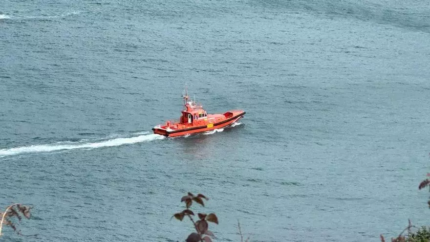 Vídeo: Segundo día de búsqueda del pescador desaparecido en Coaña