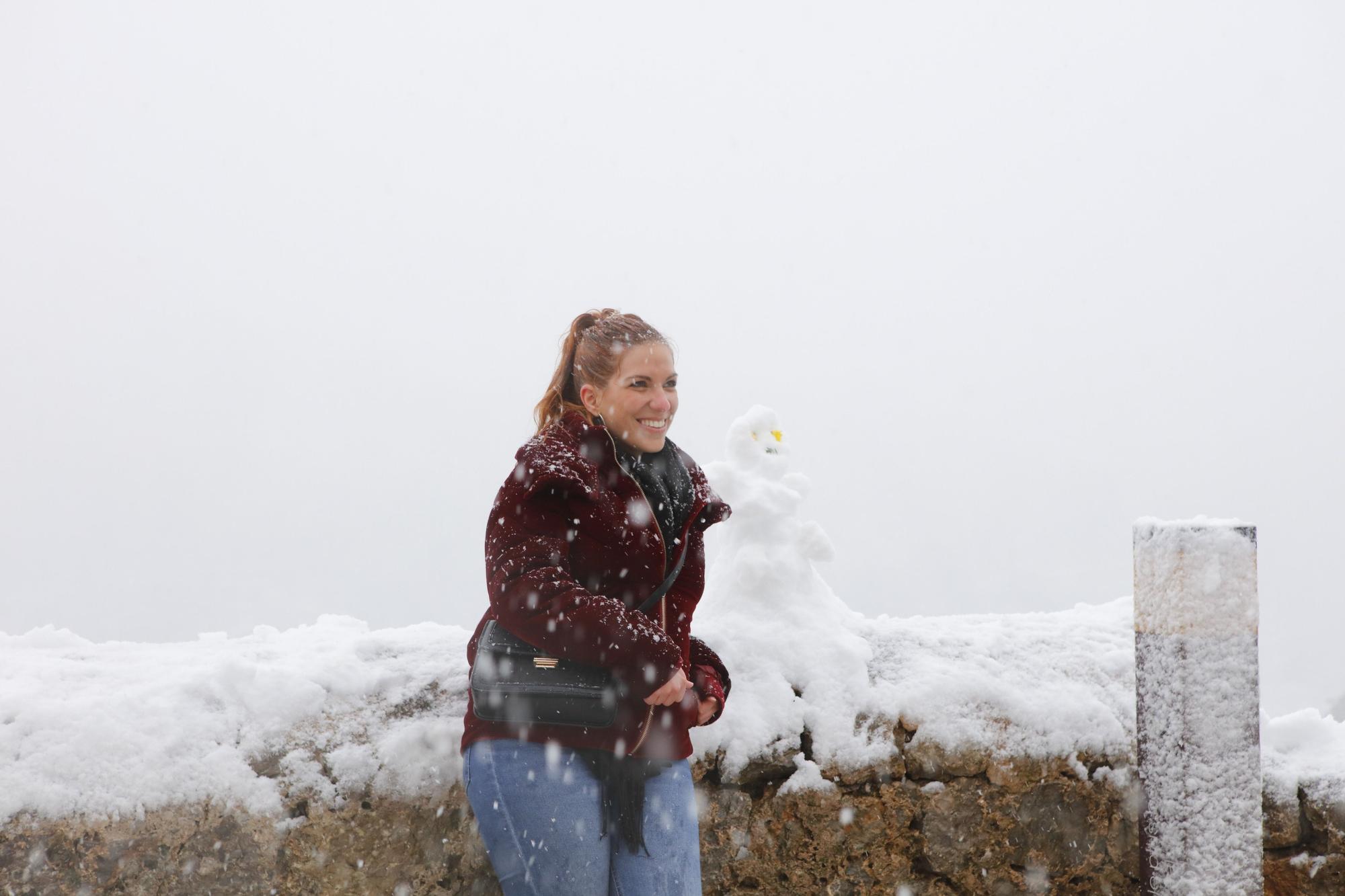 Malerisches Mallorca: Valldemossa im Schnee