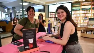 Joana Marcús en A Coruña: «No me gusta planear, pierdo la magia de ser lectora de mis propias historias»