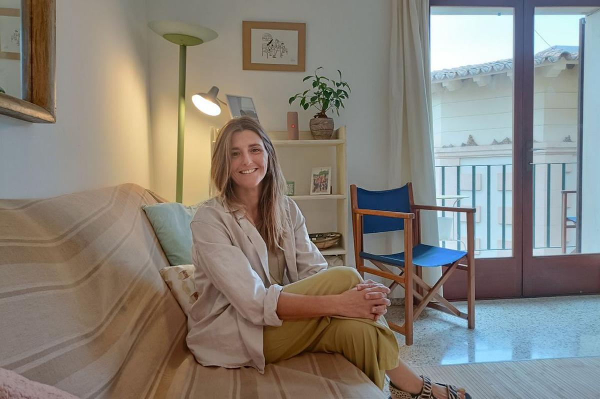 Paula Alou vive en Felanitx gracias a que conoce a gente de la zona. | PERE MORELL