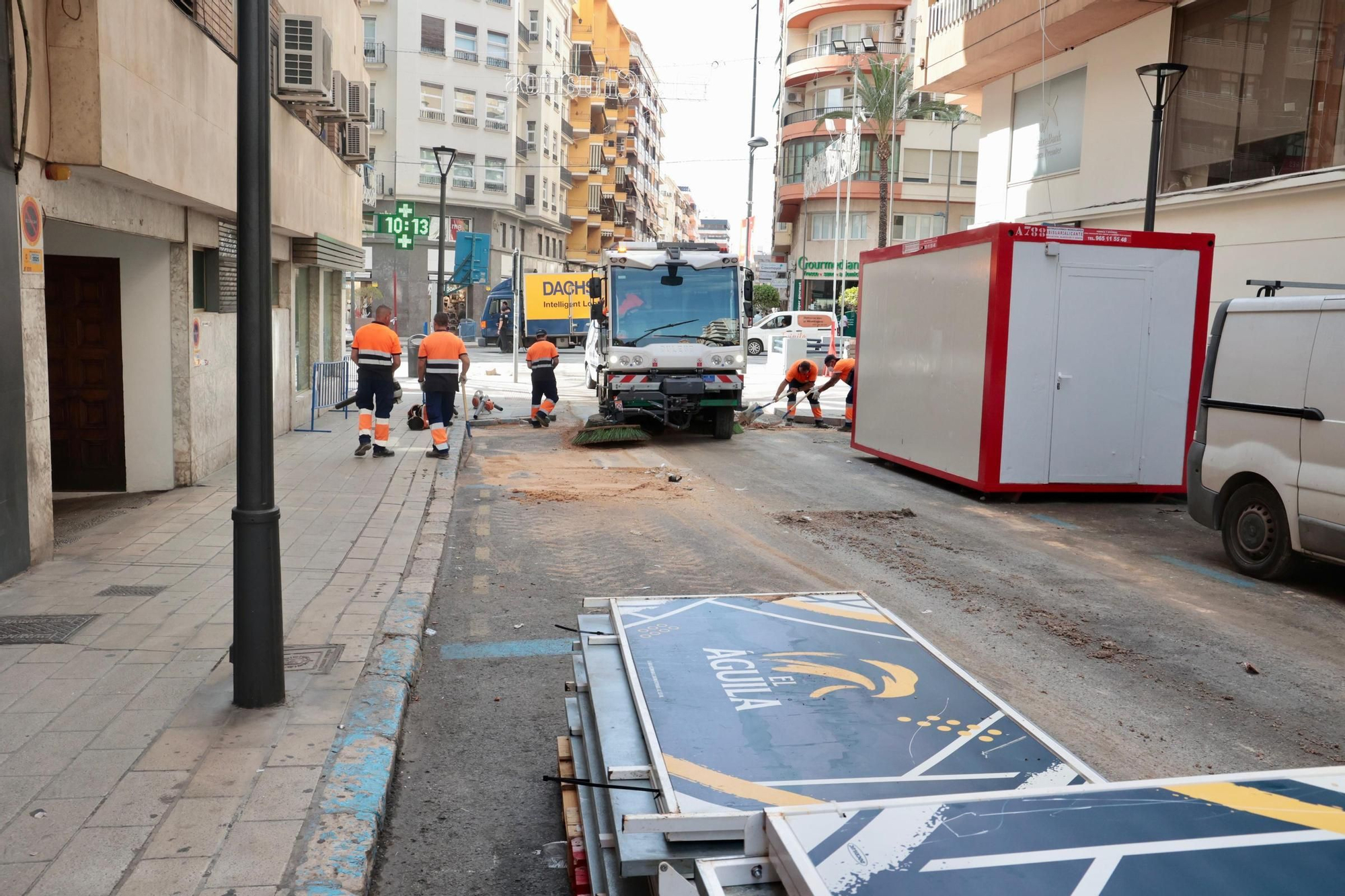Alicante desmonta las Hogueras y pone fin a las fiestas de este 2025