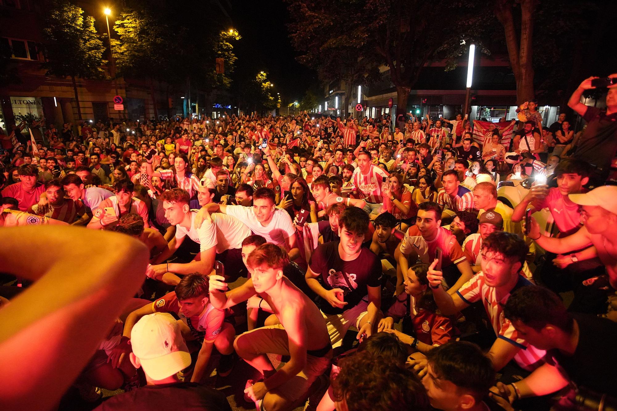 La ciutat surt al carrer a celebrar l'ascens del Girona a Primera