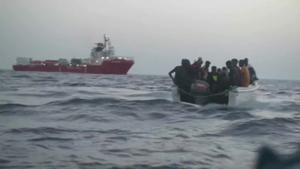 El ’Ocean Viking’ rescata a 132 migrantes en el Mediterráneo en cuatro días.