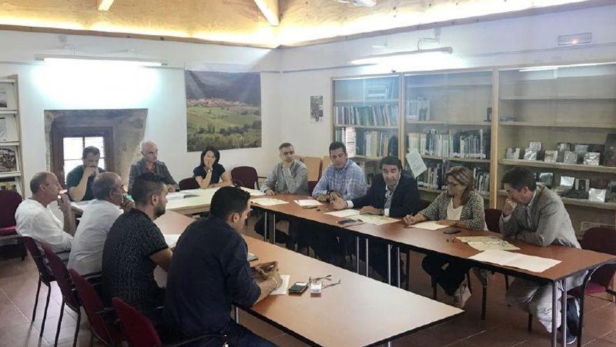 Reunión del consejero de Medio Ambiente en la Casa del Parque de Fermoselle