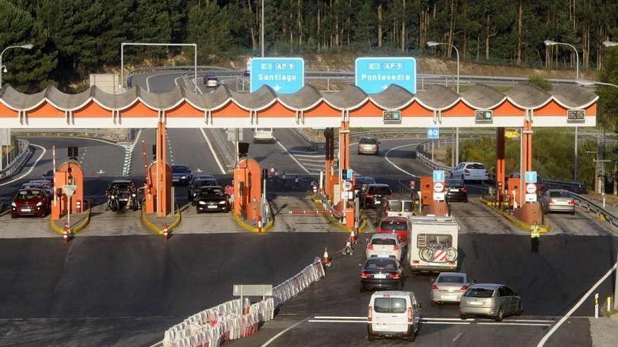 Uno de los peajes de acceso a la Autopista del Atlántico. // Noe Parga