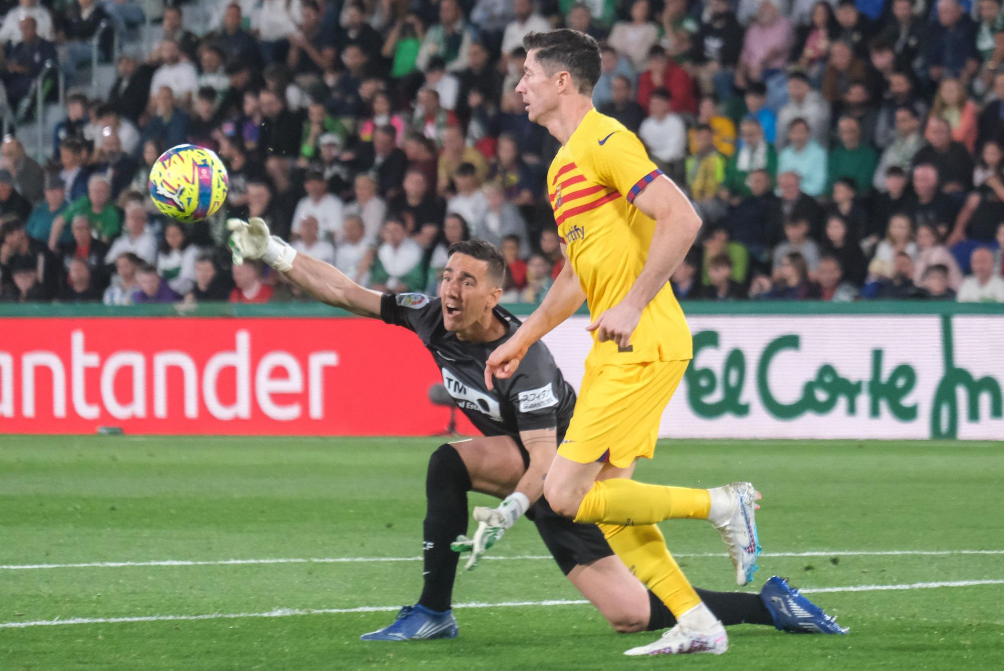 Así se ha vivido el Elche - Barça en el Martínez Valero