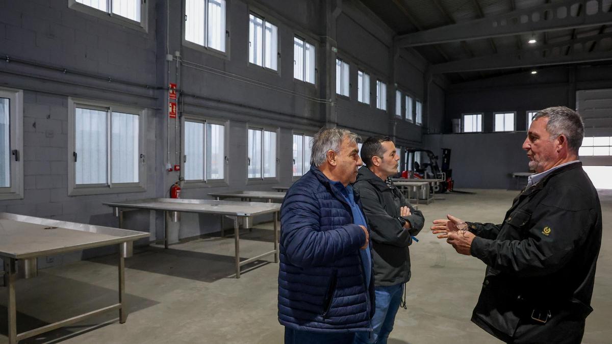 Una de las naves de los parquistas en O Ramal.