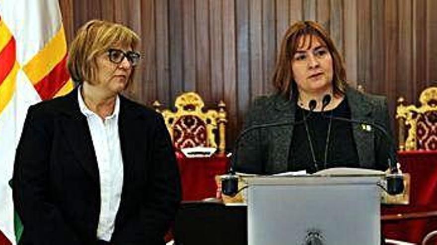 Gratacós i Lladó, d&#039;esquerra a dreta, presentant el pressupost del 2020.