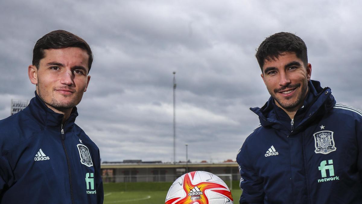 Hugo Guillamón y Carlos Soler posan para SUPER en Las Rozas.