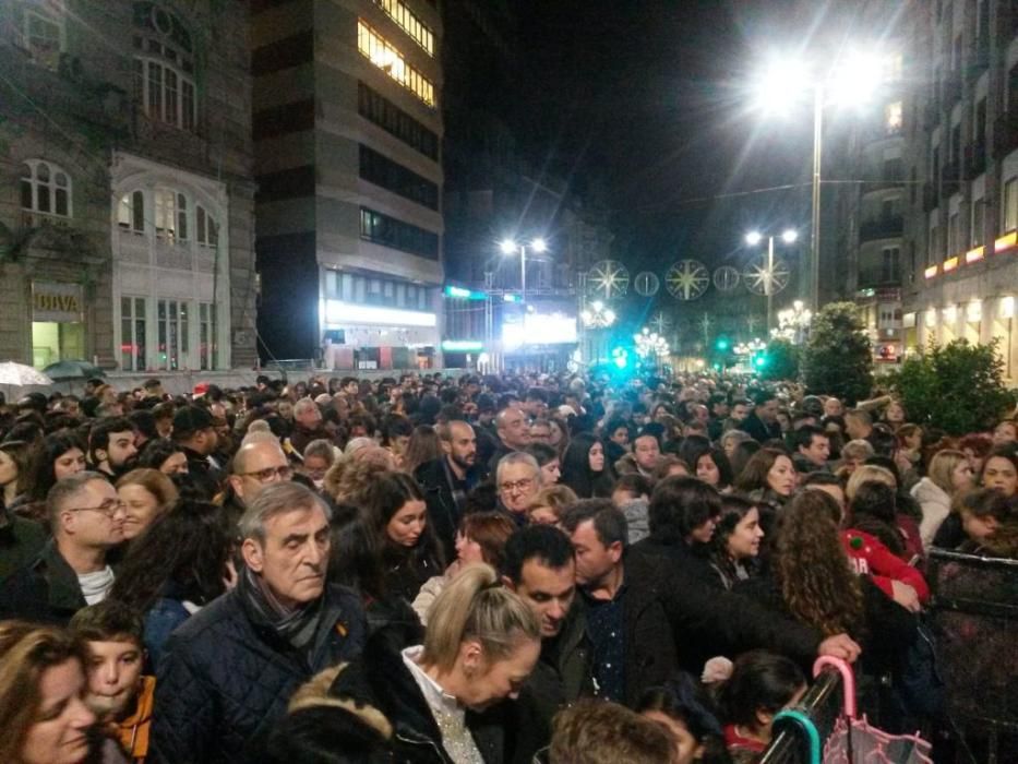 Ya es Navidad en Vigo: 10 milllones de luces para marcar una historia. // A. Villar | J. Lores | J. Álvarez | C. Delgado