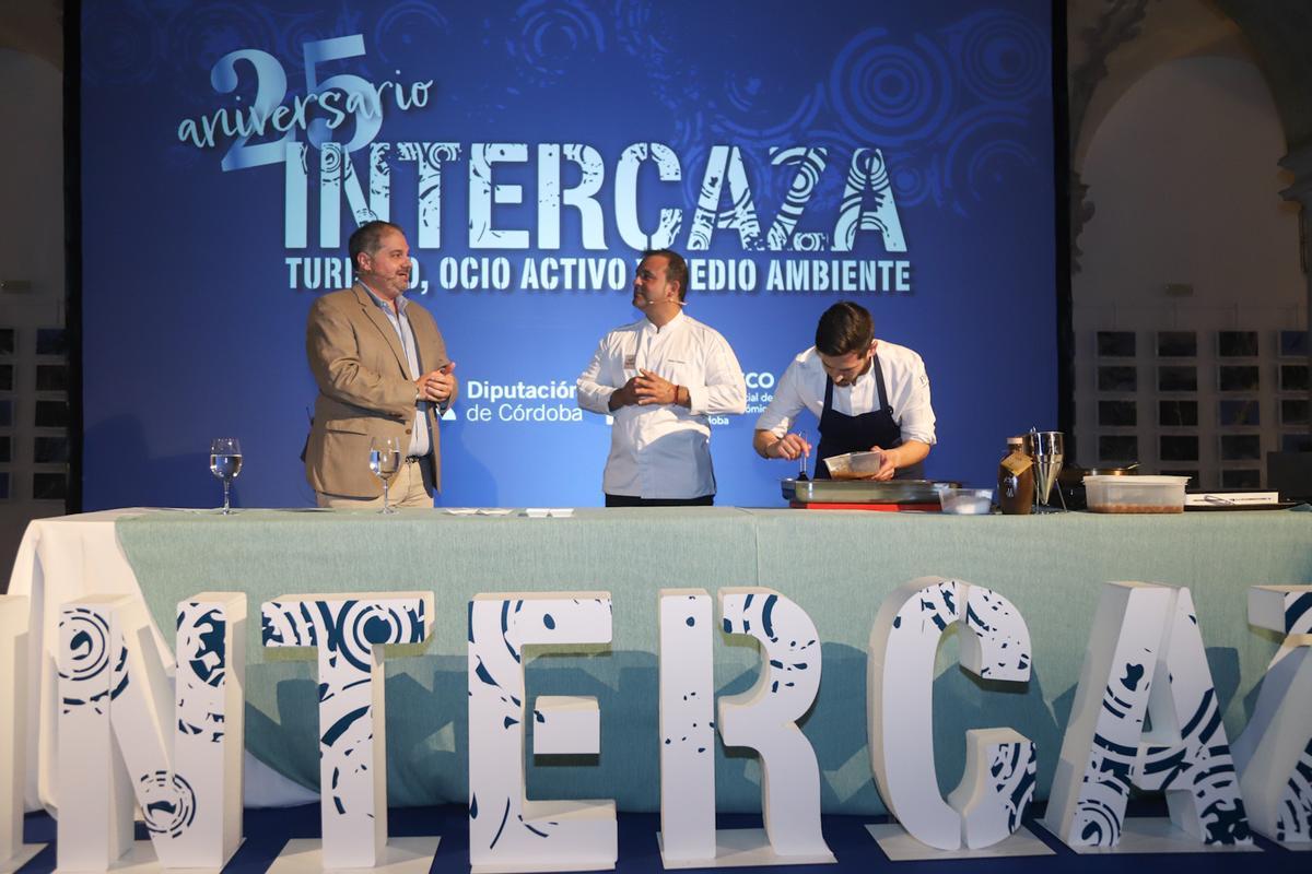 Un showcooking inaugura el 25 aniversario de Intercaza