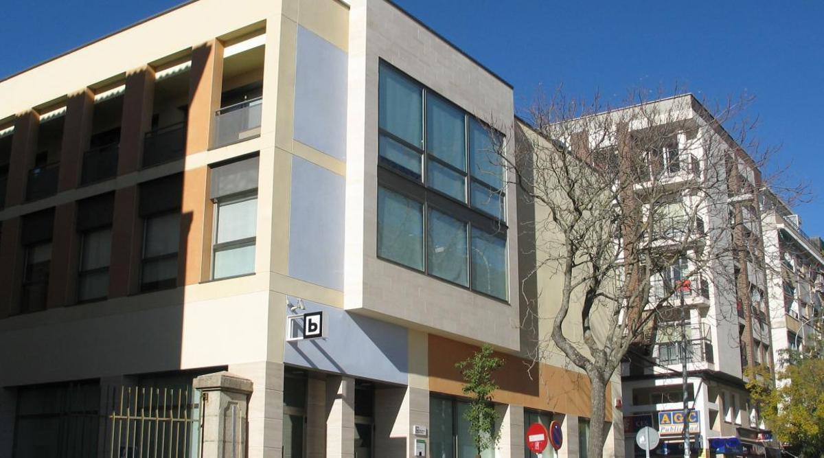 Fachada de la Biblioteca Pública de Cáceres.