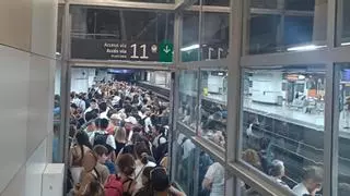 Rodalies y Regionals llenos hacia la franja de totalidad del eclipse: "Hemos bloqueado las puertas del tren para que entrara aire"