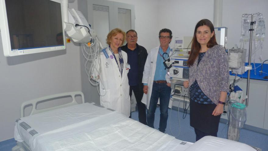 Visita de la consellera Carmen Montón a la nueva unidad de endoscopias