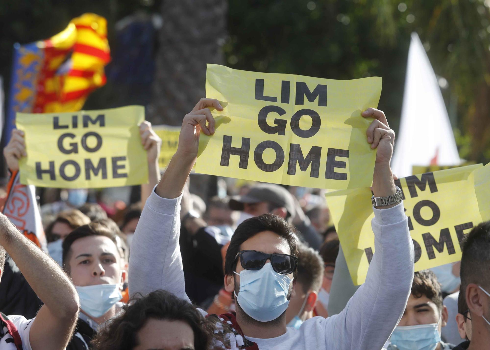 Manifestación contra Peter Lim