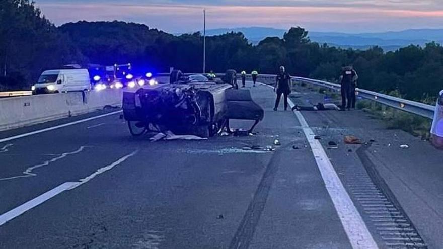 Condueix 30 quilòmetres contra direcció per la C-25 fugint dels Mossos i xoca de cara amb un cotxe