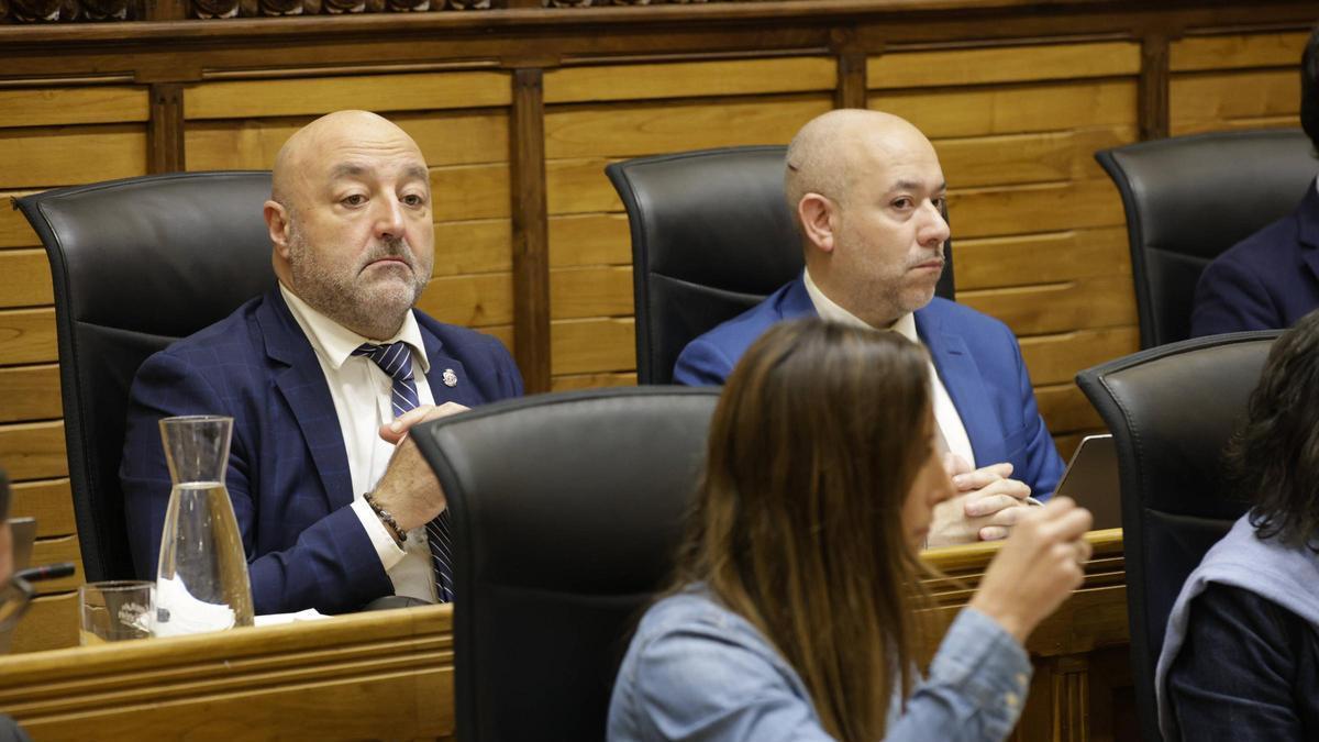 Guzmán Pendás, primero por la izquierda, junto a su compañero Rodrigo Pintueles.