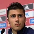 RODRI HERNÁNDEZ. Mediocentro. 26 años. M. City. 34 veces internacional.