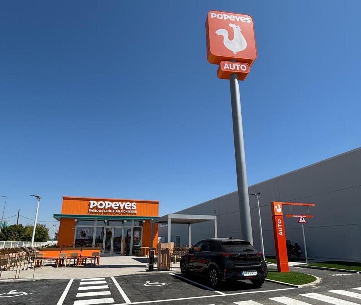 Establecimiento Popeyes en el nuevo parque comercial Bogaris Sevilla Norte.