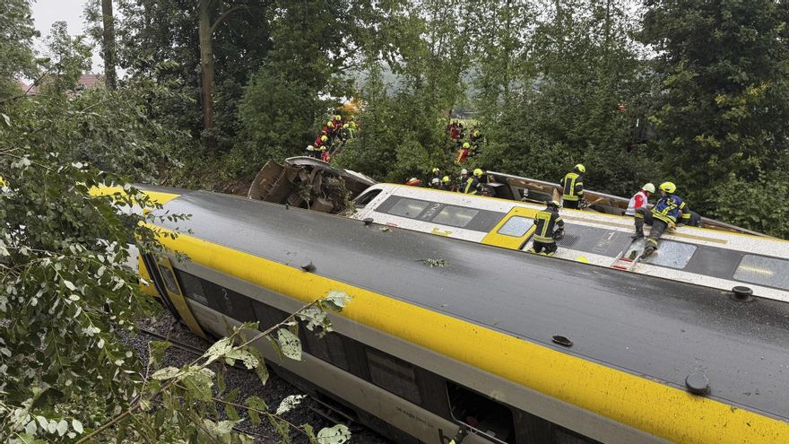 Al menos tres muertos y decenas de heridos en el sur de Alemania al descarrilar un tren regional