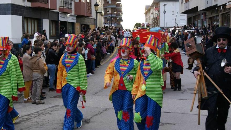 Una edición pasada del desfile tapiego.