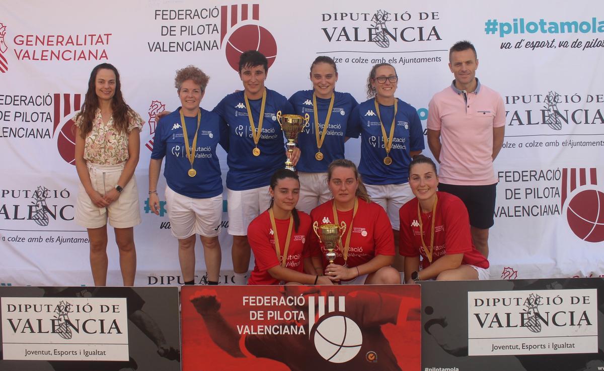 Castelló de la Plana obri el seu palmarés amb la copa de 4ª femenina.