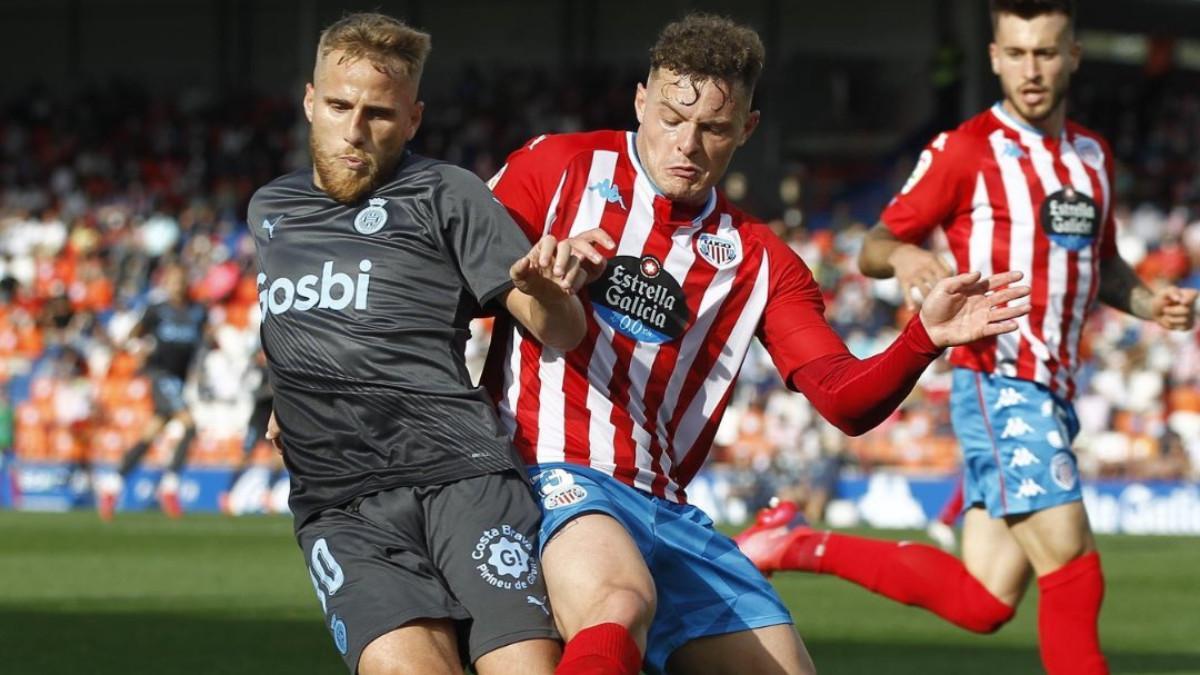 Imagen del duelo entre Lugo y Girona en el Anxo Carro