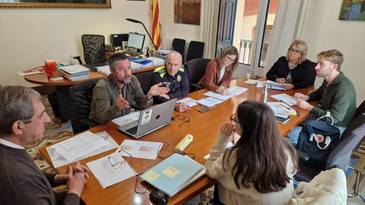Una imatge de la reunió de la Comissió Municipal de la Sequera de Begur.