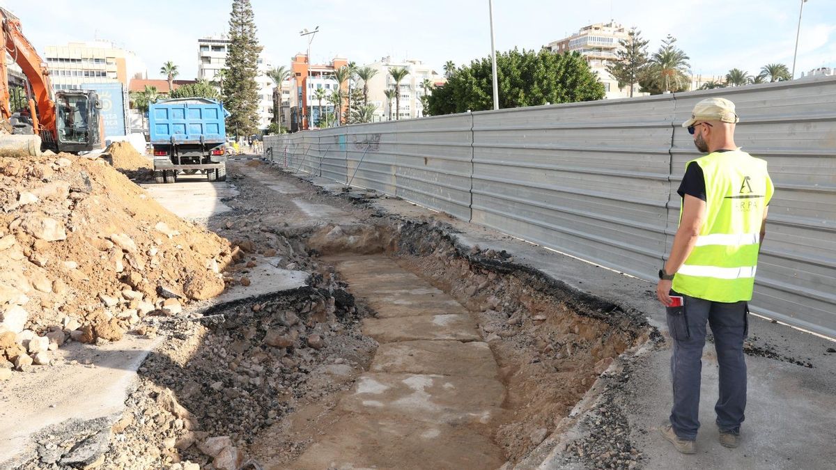 Estructura del muelle descubierta con las excavaciones