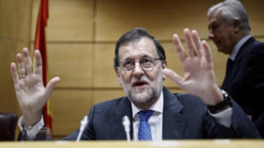 Rajoy: "Es imposible cumplir el déficit, aumentar el gasto y bajar impuestos a la vez"