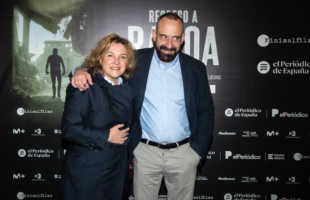 Sonia Sánchez y Marc Marginedas en el preestreno del documental Regreso a Raqqa en el Circulo de Bellas Artes en Madrid. Foto: Alba Vigaray