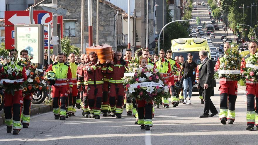 El último adiós a Sergio Sanlés, el bombero fallecido en Vigo