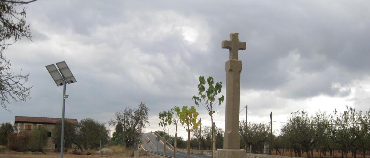 La cruz de término, antes de que fuera robada hace ahora dos años.